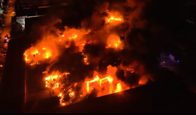 Bursa’da Kimyasal Madde Bulunan Kaplama Fabrikasında Yangın