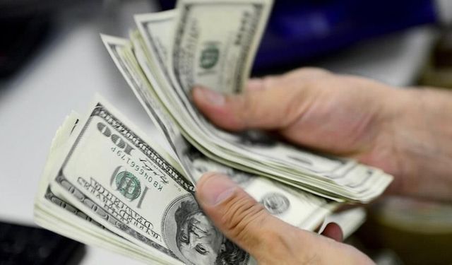 Dolar Tarihi Zirveyi Gördü: 43 Lira Seviyesi Aşıldı