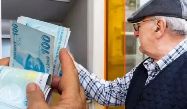 Emekliye Bu Ay Zamlı Maaş Yatmayacak