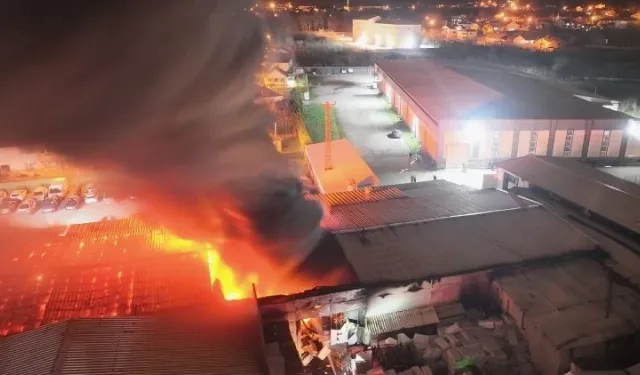 Düzce’de Fabrikada Çıkan Yangına Ekipler Müdahale Etti