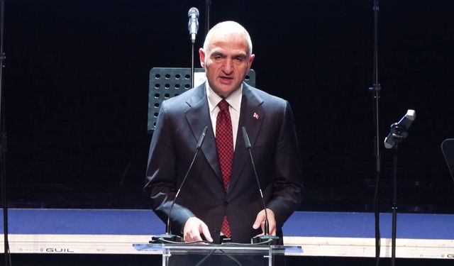 İstanbul – Bakan Ersoy: Yarışma, Çocukların Hayallerini Güçlendiriyor