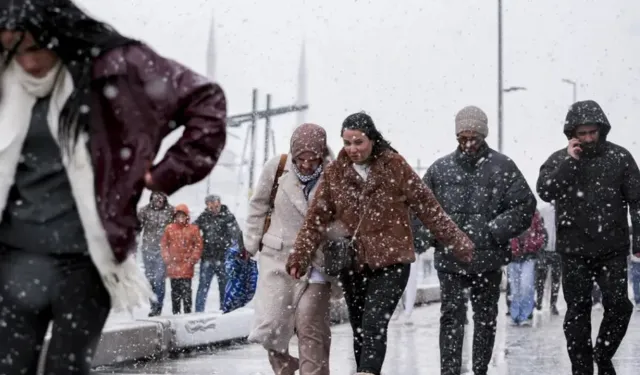 İstanbul'da Kar Yağışı Başladı