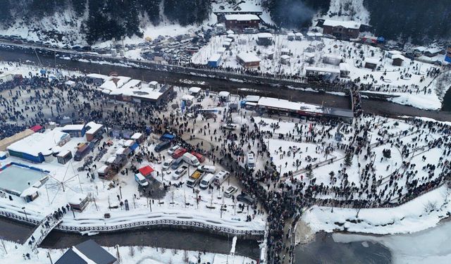 Karadeniz’de Kış Festivalleri Yoğun İlgi Gördü: 230 Bin Kişi Katıldı