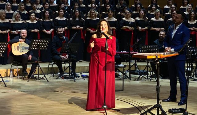 Türkan Şoray Ankara’da Sahneye Çıktı