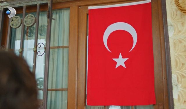 Uzak Şehir’den Bayrak Vurgulu Anlamlı Mesaj