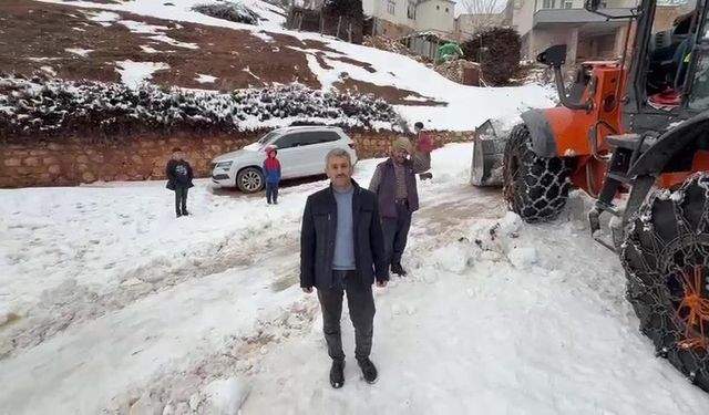 Yolu Kapanan Köydeki Şehit Ailesi İçin Ekipler Seferber Oldu