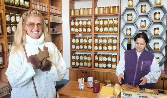 Kars’ı Gezen Tuğba Özay Yöresel Ürünler Aldı