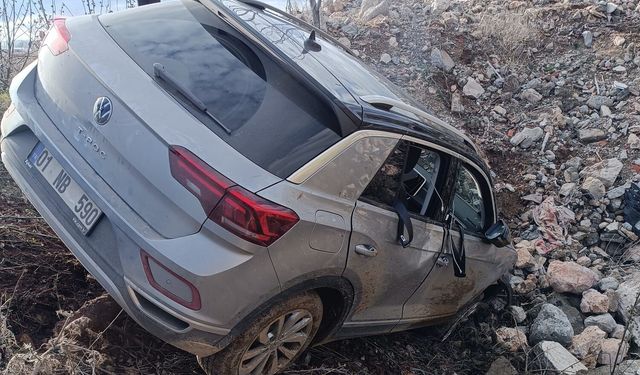Adıyaman’da Otomobil Şarampole Devrildi: 4 Yaralı