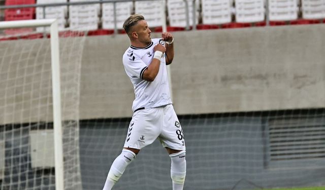 Özgür, Altay Formasıyla 400 Maçı Geride Bıraktı