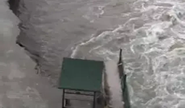 Batman’da Artan Su Debisi Taşkın Koruma Duvarını Zorladı