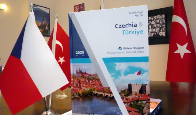 Antalya Çekya’daki Türkiye Kitabının Kapağında Yer Aldı