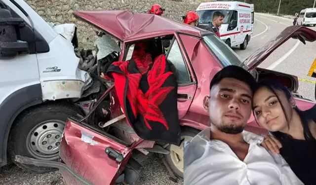 Minibüsle Çarpışan Otomobilde Sürücü Ve Eşi Öldü