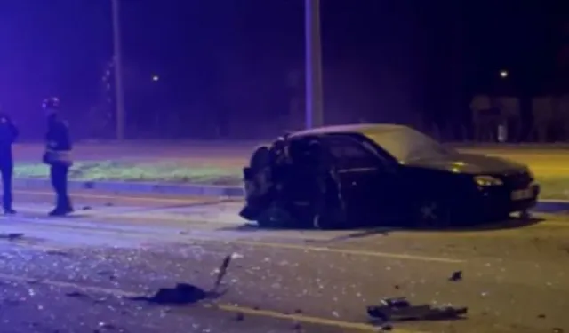 Karşı Şeride Geçen Otomobil TIR’la Çarpıştı: 2 Yaralı