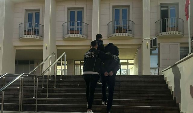 Yolcu Otobüsünde Skunk Operasyonu: 2 Tutuklama