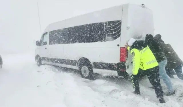 Kayseri-Develi Yol Ulaşıma Kapandı