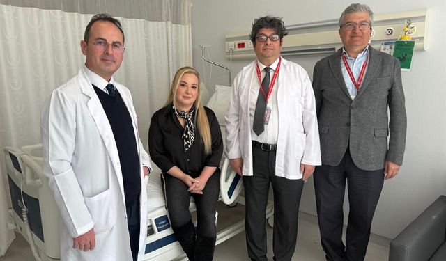 5 Saatlik Ameliyatla Göğüs Tümörü Başarıyla Çıkarıldı