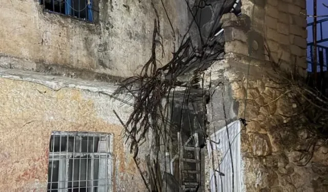 Mardin'de 2 Katlı Evde Kısmi Çökme Meydana Geldi