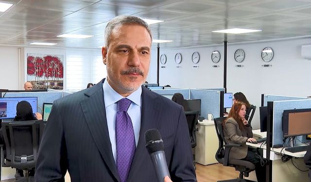 Dışişleri Bakanı Hakan Fidan, Konsolosluk Çağrı Merkezi’nde