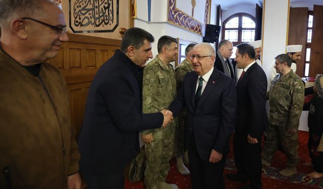 Yaşar Güler, Bayram Namazını Habib-i Neccar Camisi'nde Kıldı