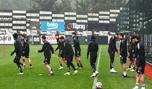 Beşiktaş Takımı Derbi Öncesi Yoğun Antrenmanlara Devam Ediyor