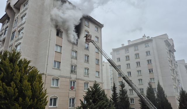 Bursa’da 8 Katlı Binada Yangın, 1 Daire Kullanılamaz Hale Geldi