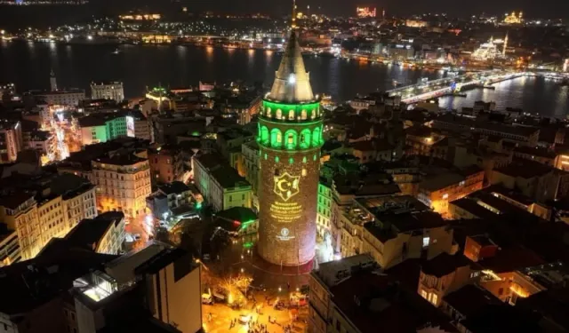 Galata Kulesi'ne Yansıtılan Yazıyla Ramazan'a Veda Edildi