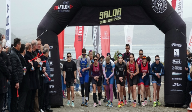 Salda Gölü’nde Duatlon Yarışları Nefes Kesti