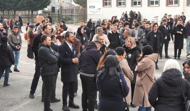 İstanbul’da Okulda Öldürülen Öğretmen İçin Duygusal Sözler