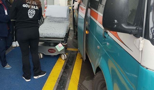 İzmir’de Dolmuşta Doğum Sürprizi: Anne ve Bebeğin Durumu İyi