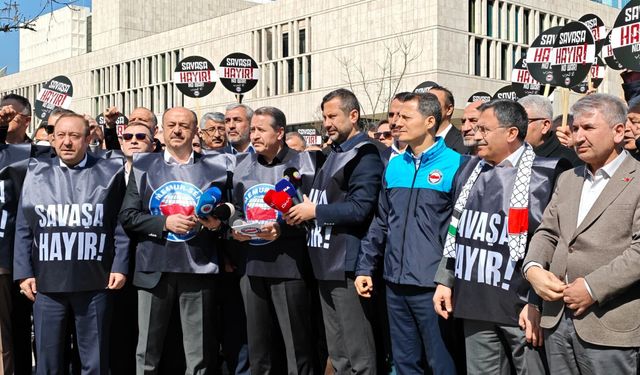 Memur-Sen’den Büyükelçilik Önünde Tepki: ''Savaşa Hayır''