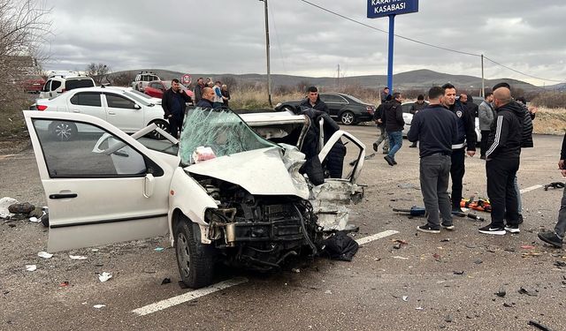 Nevşehir’de 3 Araçlı Kazada Baba-Oğul Öldü, 7 Kişi Yaralandı