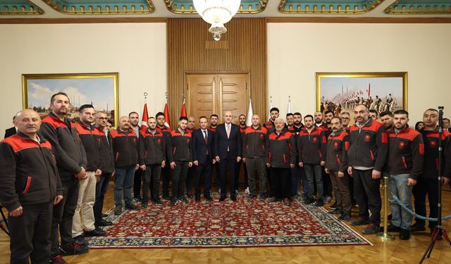 Numan Kurtulmuş, Meclis Personeliyle Bayramlaştı