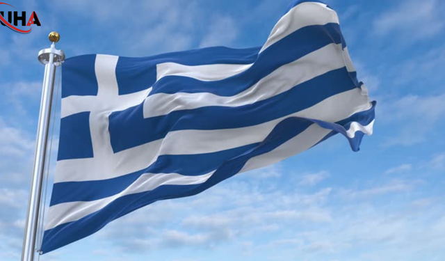 Atina’da Silahlı Saldırı Dehşeti: 5 Yaralı, 89 Yaşındaki Şüpheli Aranıyor