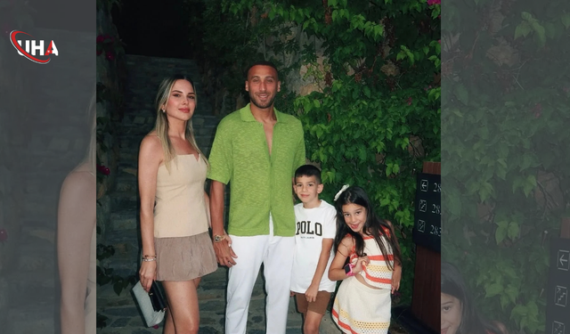 Cenk Tosun’dan Eşine Anlamlı Jest