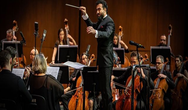 Eldar Mansurov'un ‘Senfonik Gravürler’i AKM Sahnesinde Yankılandı