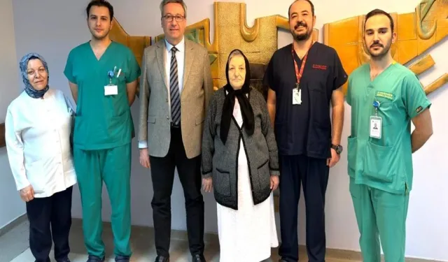 Kayseri'de 72 Yaşındaki Hastanın Kalça Bölgesinden 3,7 Kilogramlık Kitle Çıkarıldı