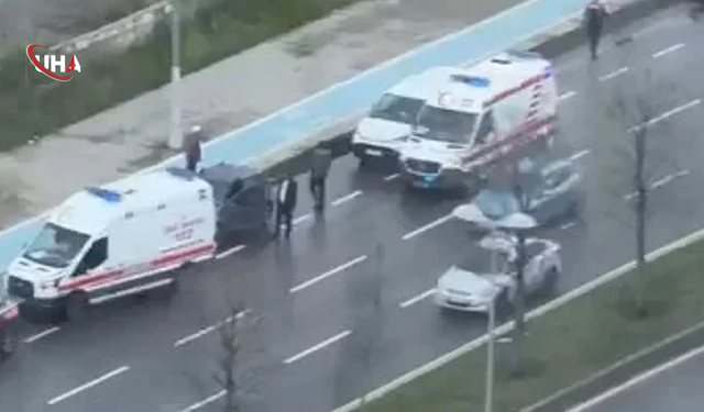 Kartal’da Araçlar Birbirine Girdi: 2 Kişi Yaralandı