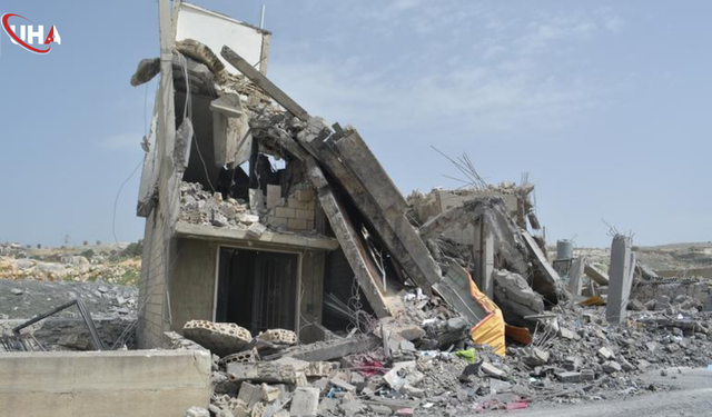 Lübnan'da İsrail Saldırılarında Ölen 254 Kişi İçin Yas İlan Edildi