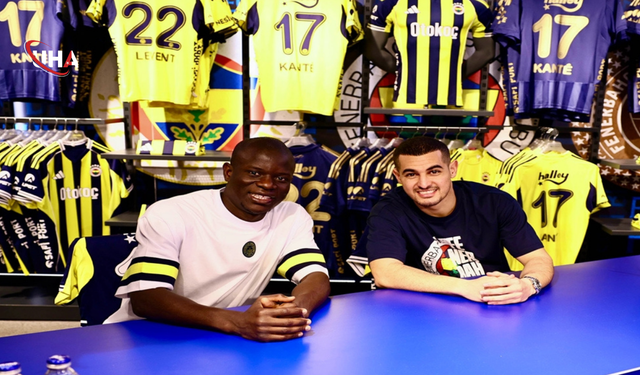 Kadıköy’de İmza Günü Coşkusu: Kante ve Levent Mercan Taraftarla Buluştu