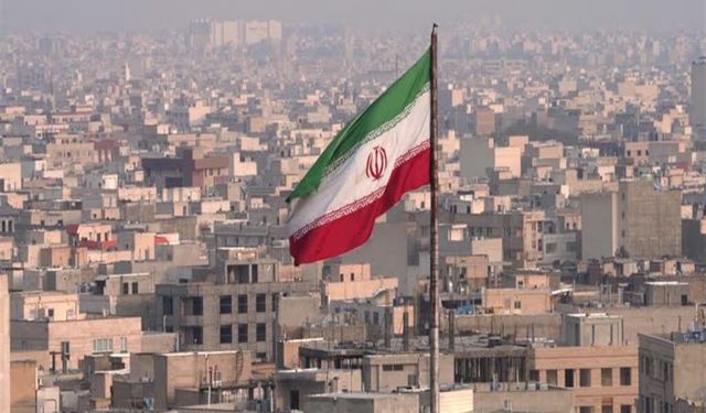 İran Kızılay Deposu ABD İsrail Saldırısına Uğradı