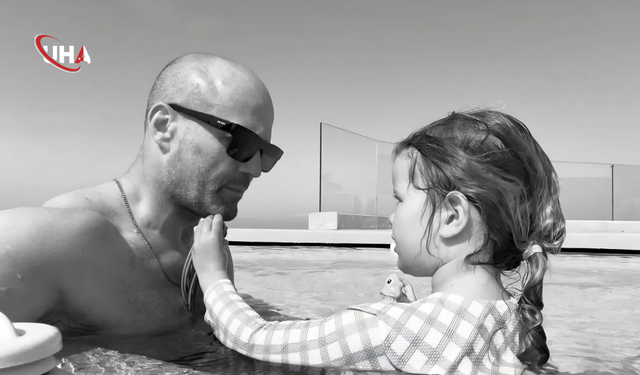 Jason Statham Sonsuzluk Havuzundan Paylaşım Yaptı