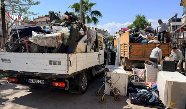 Belediye Ekipleri Şokta: Aynı Evden 3 Yılda 20 Kamyon Çöp Çıkarıldı