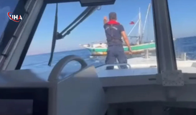 Yunan Botuna Türk Sahil Güvenlik Müdahalesi