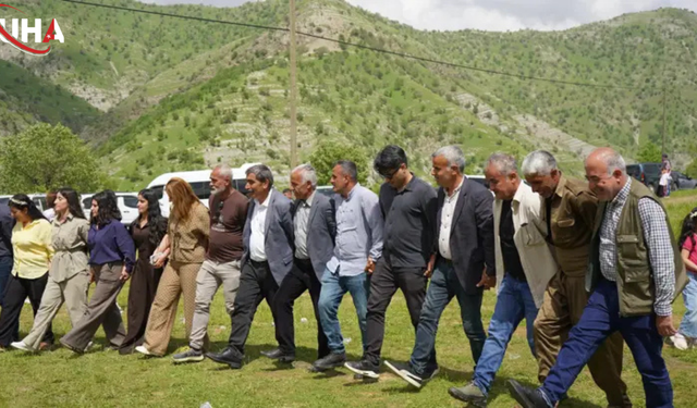 Asırlık Adarok Coşkusu Bu Yıl Mayısta Kutlandı: Binlerce Kişi Aynı Sofrada