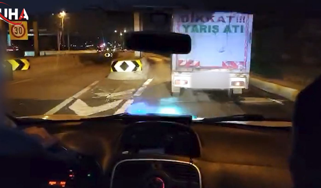 Polis Kovalamacasıyla Durdurulan Araçtan Yasaklı madde Fışkırdı