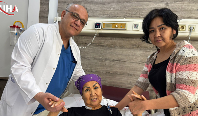 Antalya'da Kazakistanlı Hastaya Kapalı Kalp Ameliyatı