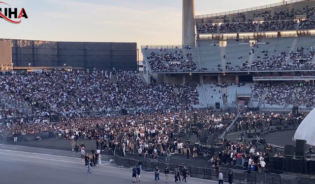 Kanye West İçin Tribünler Saniyeler İçinde Doldu