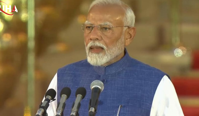 Hindistan Başbakanı Modi 5 Ülkelik Diplomasi Turuna Çıktı