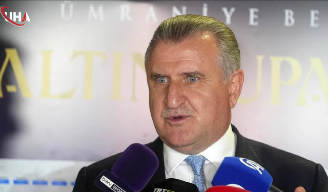Bakan Bak'tan Belediyenin Kulübüyle İlişiği Kesilen Milli Karateciye Destek