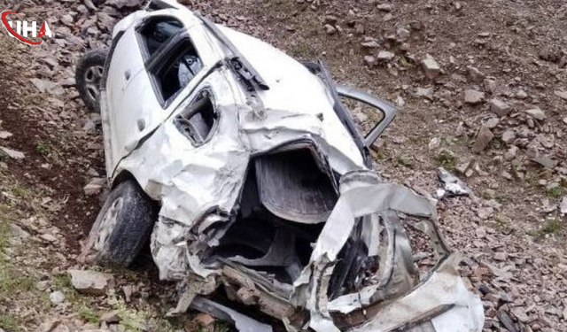 Adana'da Uçuruma Yuvarlanan Otomobilin Sürücüsü Yaralandı